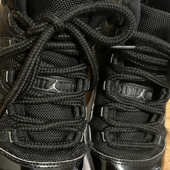Jordan Retro 11 Jubilee Sneaker (Used) - Picture 3 of 11